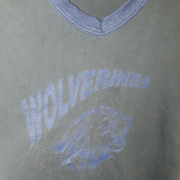 Wolverines T-shirt Worn in Distressed - Picture 2 of 4